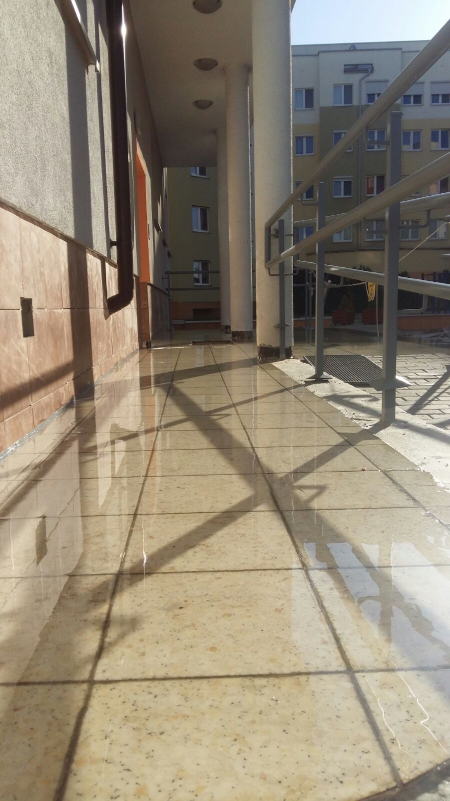 Jaka żywica poliuretanowa na balkon? Praktyczny poradnik wykonawczy